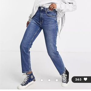 Stradivarius Mom Slim Denim With stretch